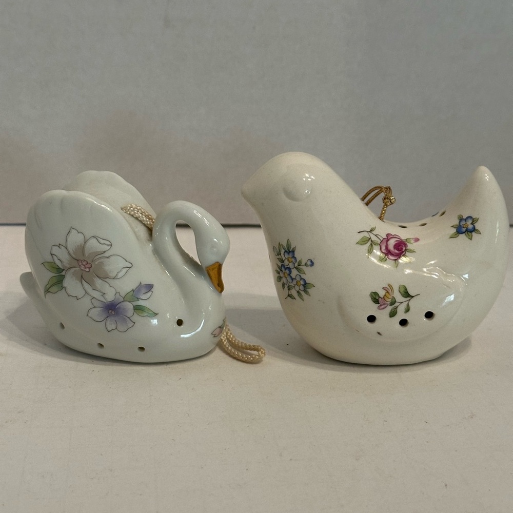 White Floral Ceramic Swan and Bird Pomander Sachet Ornaments - Decorative Pair